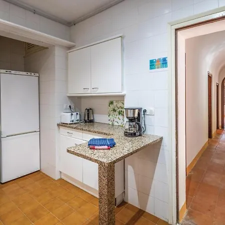 5 Bedroom Beautiful In