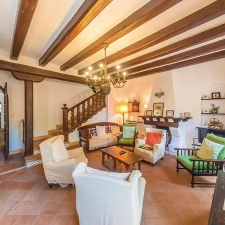 Holiday home 5 Bedroom Beautiful In *