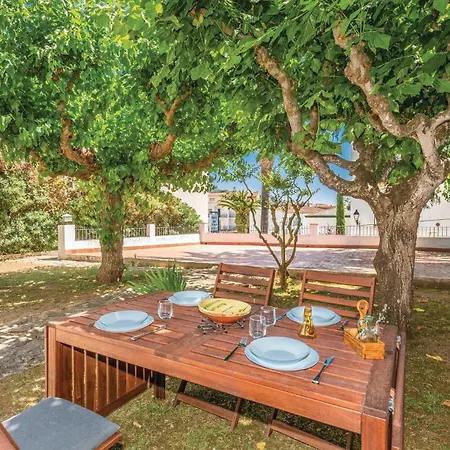 5 Bedroom Beautiful In