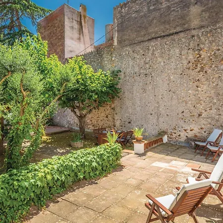 5 Bedroom Beautiful In